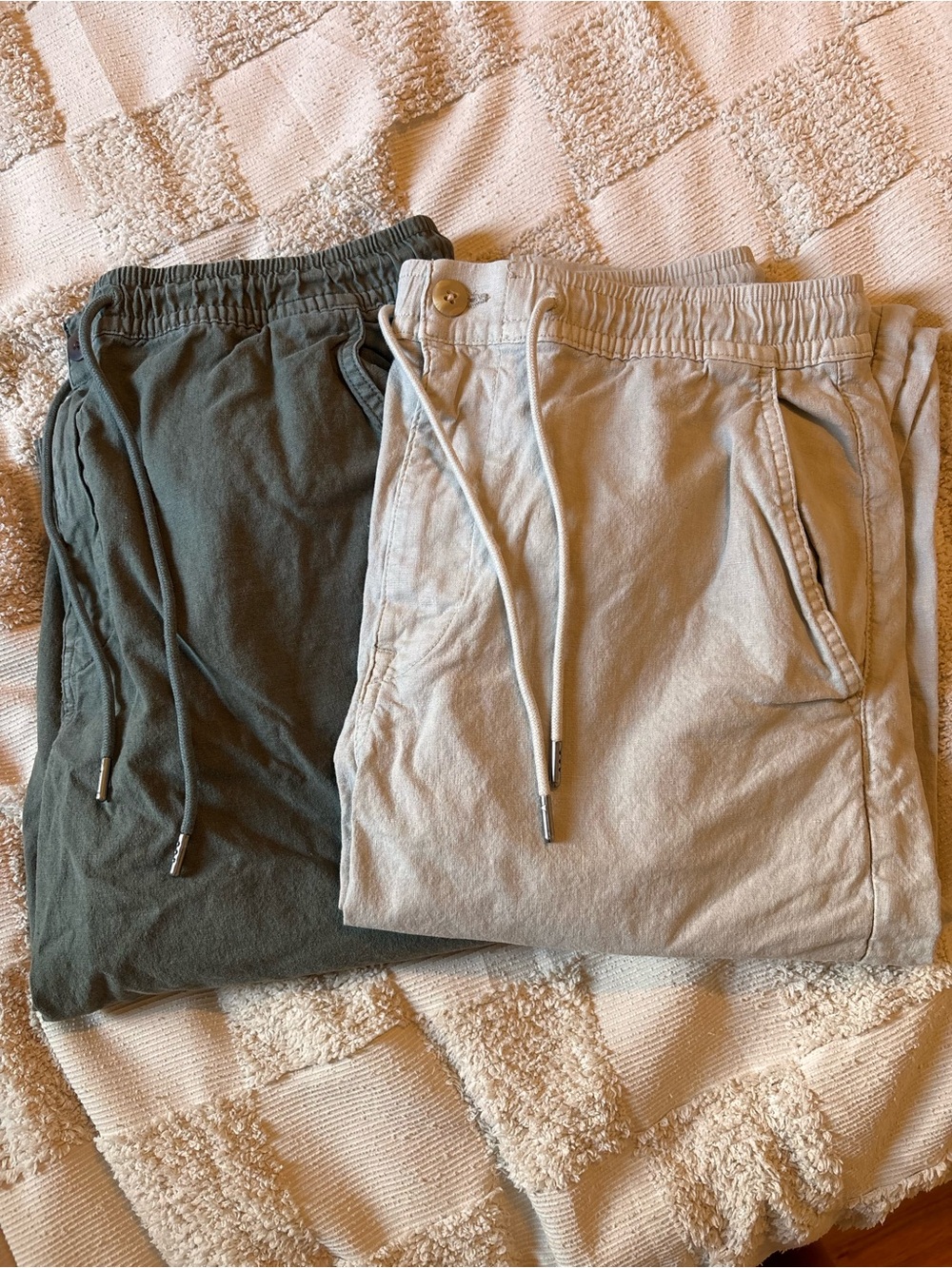 American Eagle Outfitters Men's Drawstring Chinos - Khaki and Dark Green